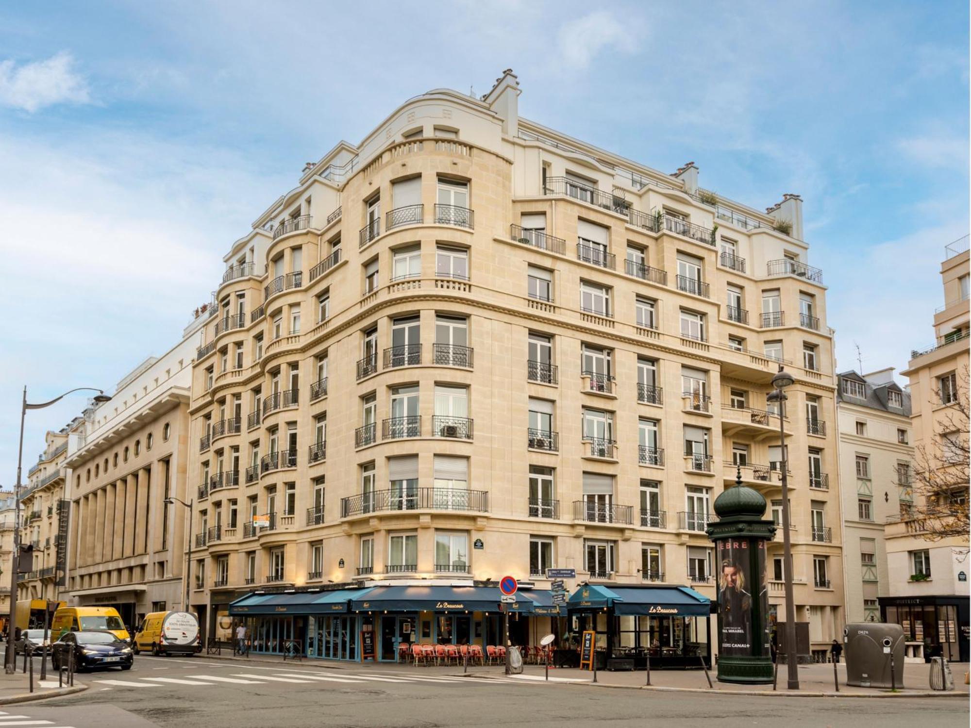Merveil Signature - Hoche - Eiffel Tower View Apartment