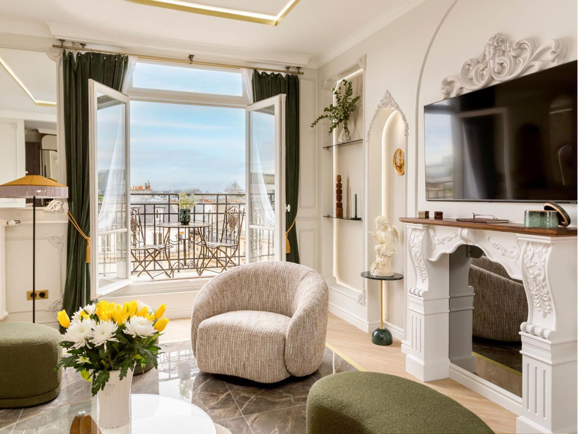 Merveil Signature - Hoche - Eiffel Tower View Apartment Paris