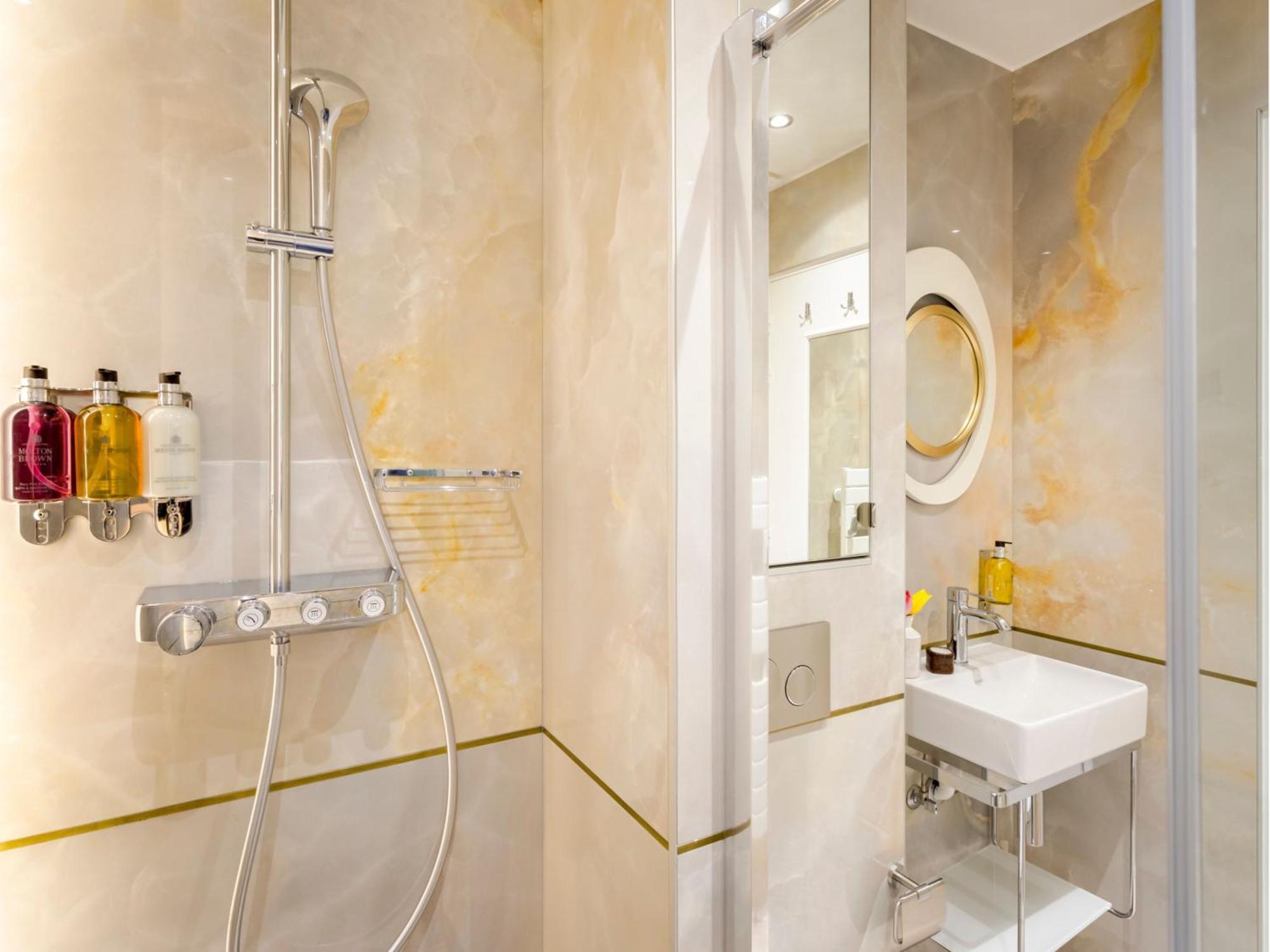 Apartment Merveil Signature - Hoche - Eiffel Tower View